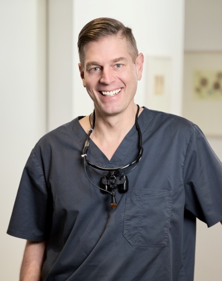 Dr. med. dent. Christoph Zbären